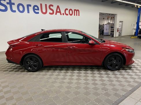 Used 2023 Hyundai Elantra SEL image 12