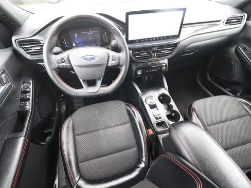 Used 2024 Ford Escape ST-Line w/ Tech Pack #1 FWD image 4