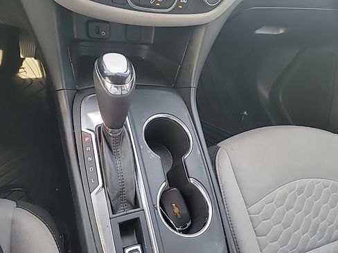 Used 2018 Chevrolet Equinox LS image 15