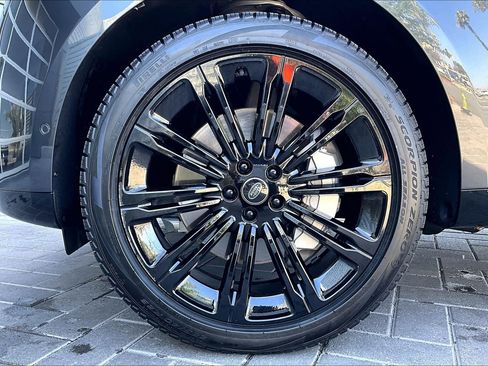 Certified 2023 Land Rover Range Rover SE AWD/4WD image 8