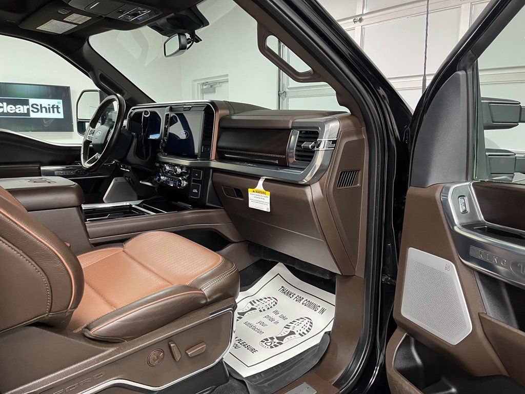Used 2025 Ford F450 King Ranch AWD/4WD image 52
