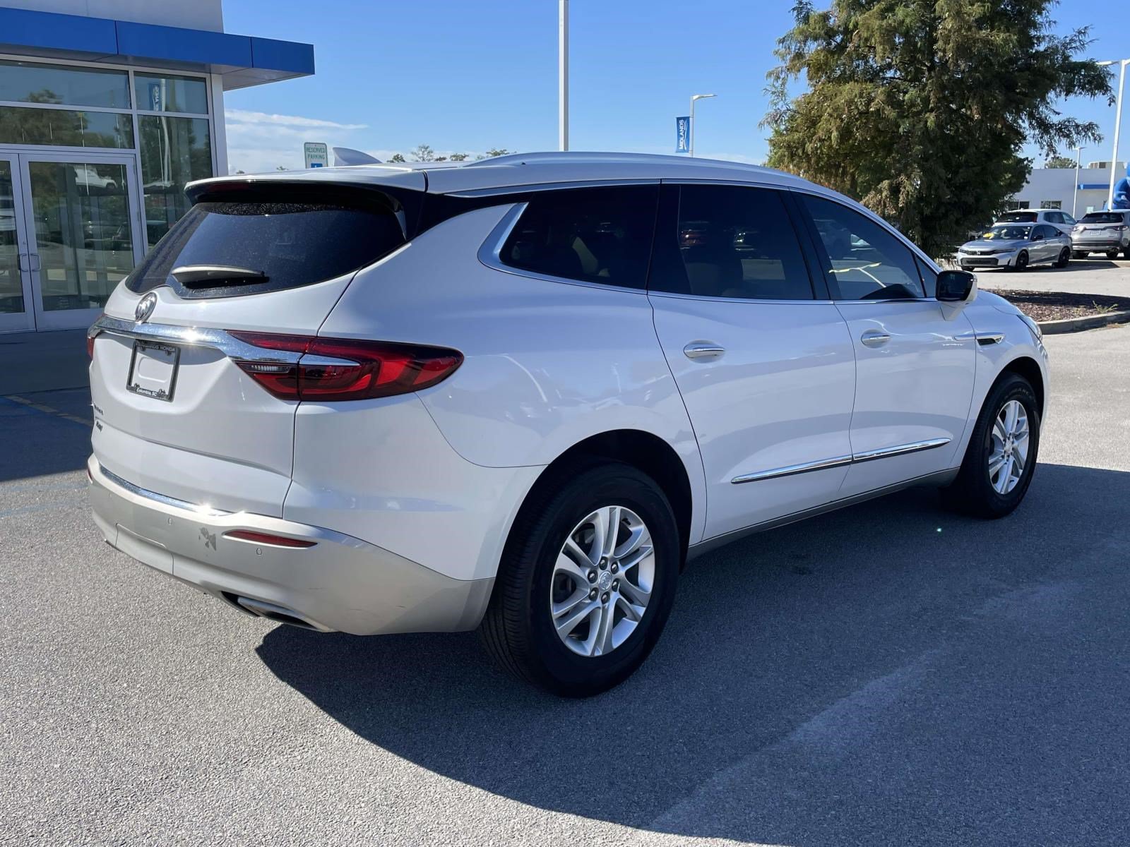 Used 2021 Buick Enclave Essence w/ Sound and Sites Package FWD image 6