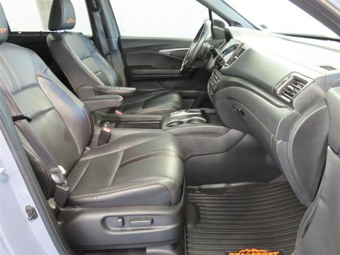 Used 2023 Honda Passport TrailSport image 32