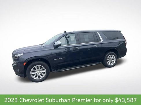 Used 2023 Chevrolet Suburban Premier AWD/4WD image 2