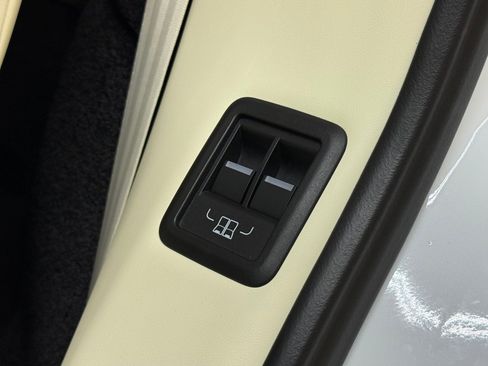 Used 2024 Land Rover Range Rover Long Wheelbase SE image 45