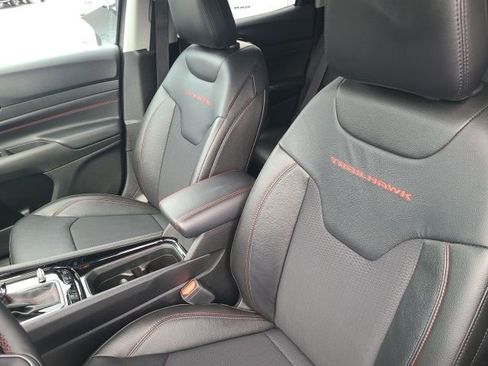 Used 2022 Jeep Compass Trailhawk w/ Trailhawk Convenience Group image 11