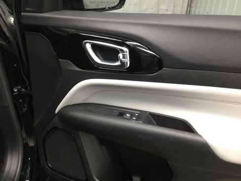 Used 2022 Jeep Compass Limited w/ Elite Group image 22