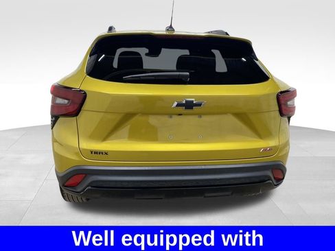 Used 2024 Chevrolet Trax RS w/ Driver Confidence Package FWD image 3
