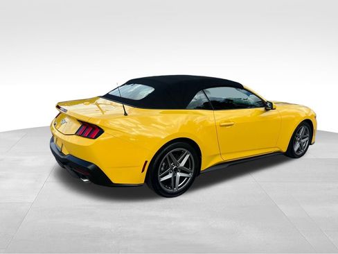 Used 2024 Ford Mustang Convertible image 6