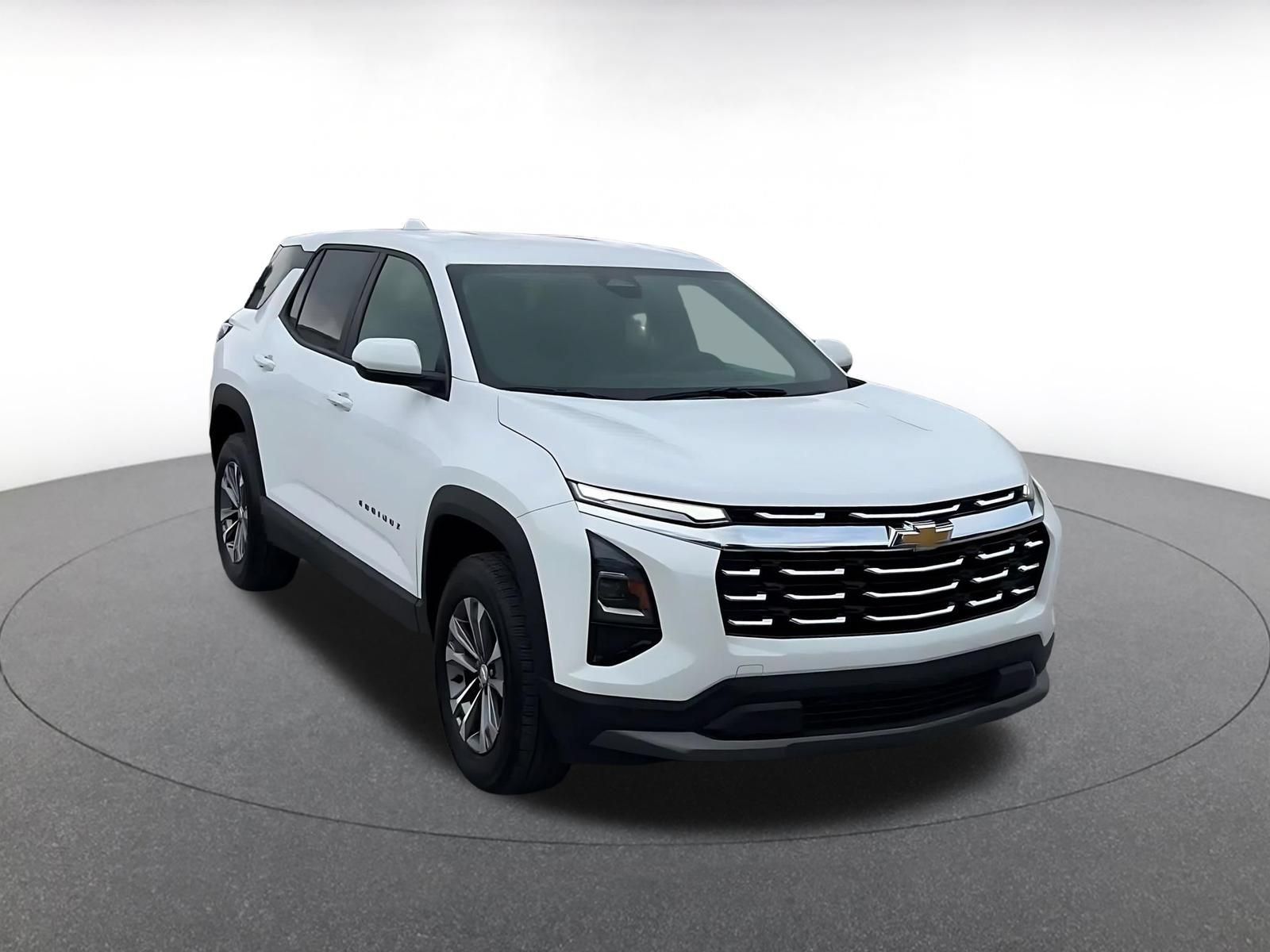 Used 2025 Chevrolet Equinox LT FWD image 3