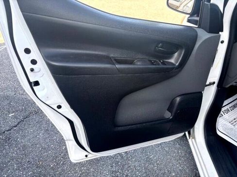 Used 2020 Nissan NV200 S image 11