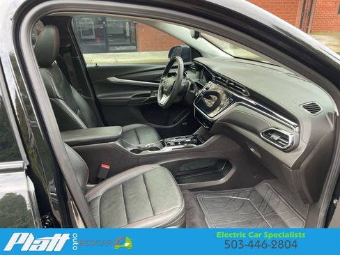 Used 2023 Chevrolet Bolt EUV Premier w/ Sun & Sound Package image 47