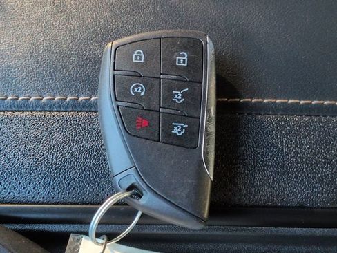 Used 2024 GMC Yukon AT4 w/ Technology Package AWD/4WD image 28