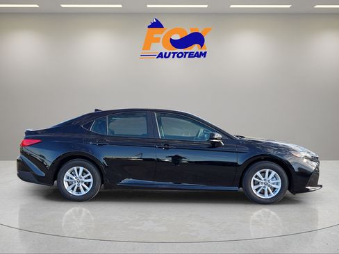 Used 2025 Toyota Camry LE FWD image 12