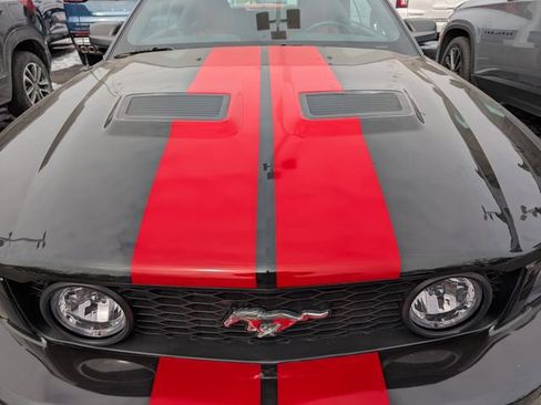Used 2005 Ford Mustang GT image 3