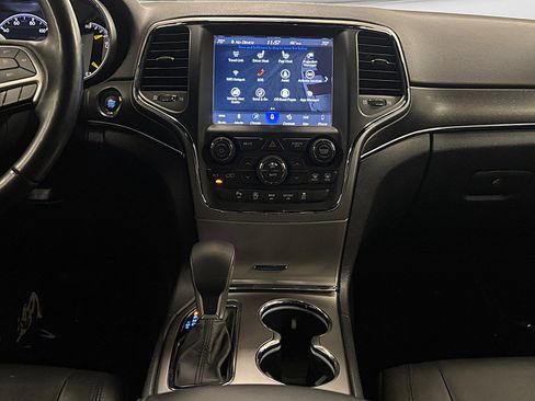 Used 2018 Jeep Grand Cherokee Limited AWD/4WD image 15