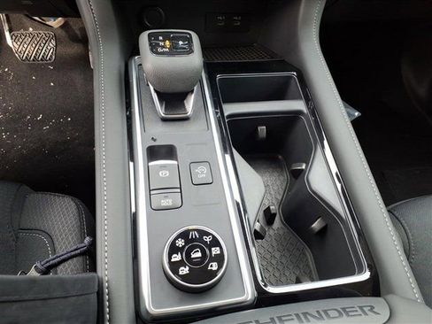 New 2026 Nissan Pathfinder SV image 14