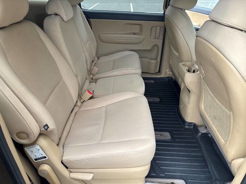 Used 2016 Kia Sedona LX FWD image 18