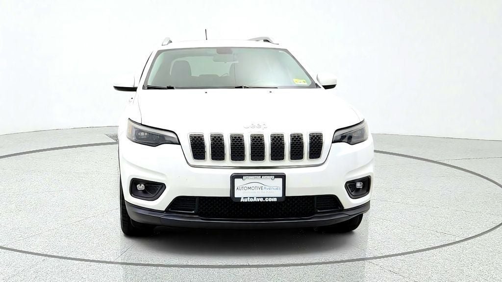 Used 2019 Jeep Cherokee Latitude w/ Cold Weather Group FWD image 2