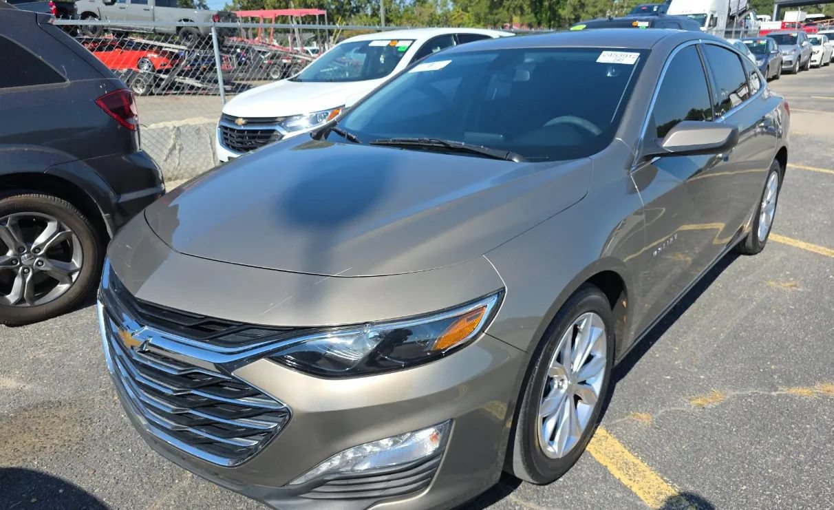 Used 2020 Chevrolet Malibu LT FWD image 1