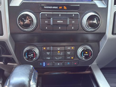 Used 2020 Ford F150 Lariat w/ Equipment Group 502A Luxury AWD/4WD image 25