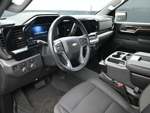 Used 2023 Chevrolet Silverado 1500 LT AWD/4WD image 11