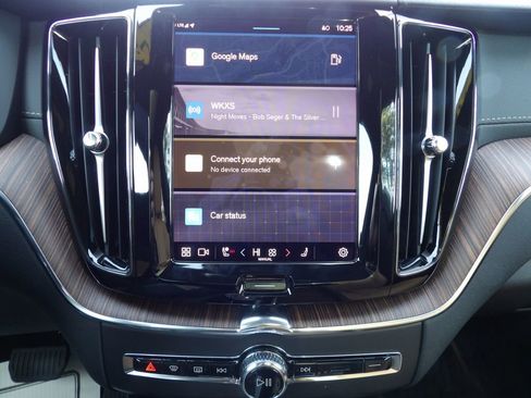 Certified 2023 Volvo XC60 B5 Ultimate w/ Climate Package image 20