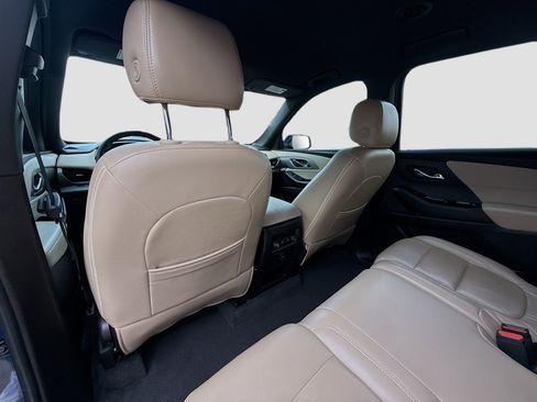 Used 2023 Chevrolet Traverse LS image 24