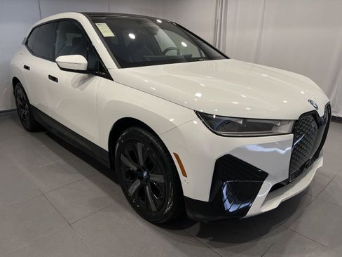 Used 2025 BMW iX xDrive50 image 3