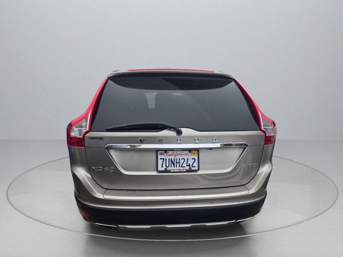 Used 2016 Volvo XC60 T5 Premier w/ Proximity Package image 7