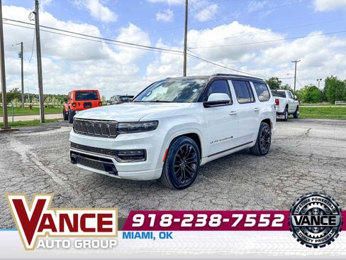 Used 2022 Jeep Grand Wagoneer Series II AWD/4WD image 3