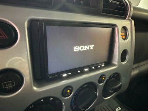 Used 2007 Toyota FJ Cruiser Sport Utility 2D image 13