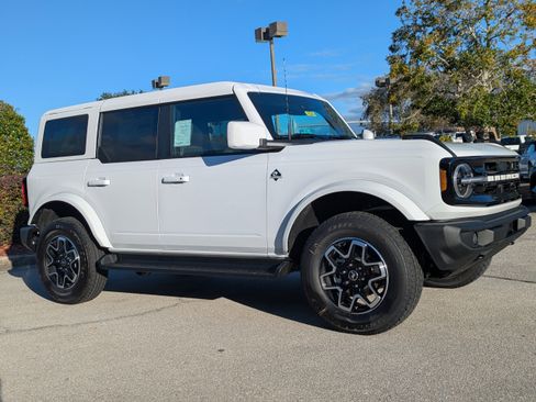 New 2025 Ford Bronco Outer Banks AWD/4WD image 2