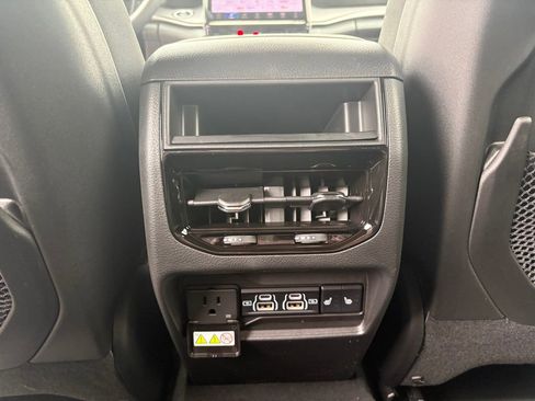 New 2025 Jeep Grand Cherokee Limited image 35