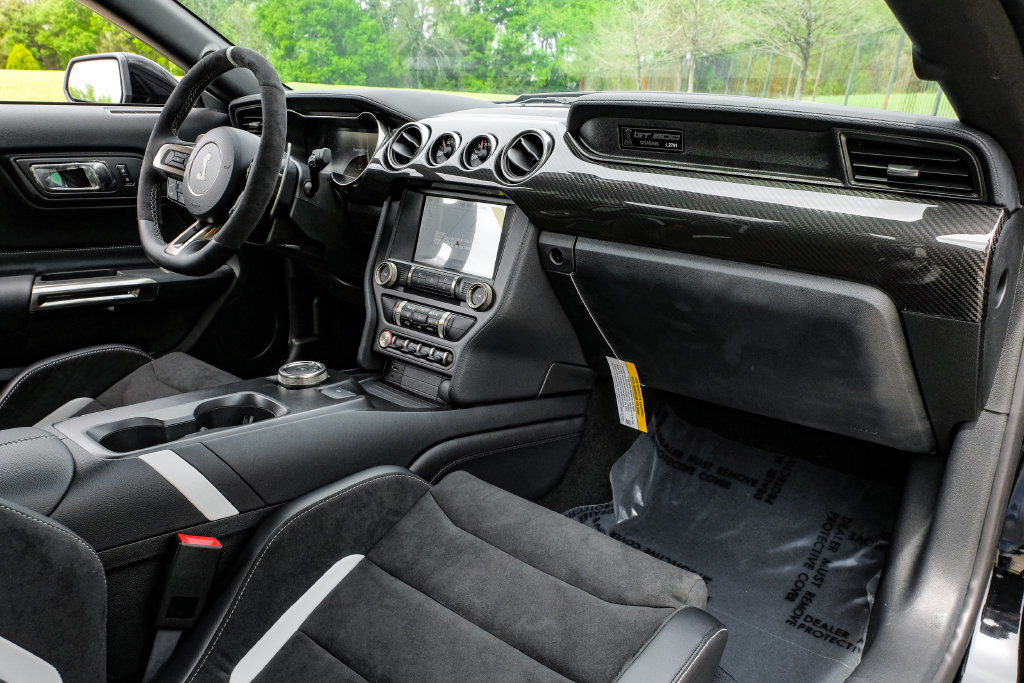 Used 2020 Ford Mustang Shelby GT500 w/ Carbon Fiber Track Pack RWD image 17
