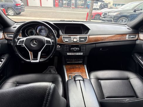Used 2014 Mercedes-Benz E 350 4MATIC Sedan image 19