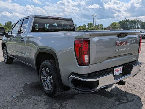 Used 2023 GMC Sierra 1500 SLE w/ X31 Off-Road Package AWD/4WD image 8