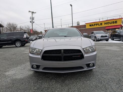Used 2014 Dodge Charger SXT Plus image 2