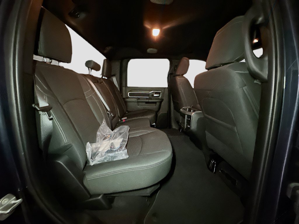 New 2026 RAM 2500 Big Horn AWD/4WD image 32