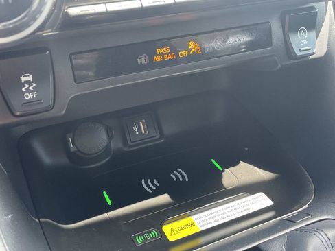 Used 2025 Toyota RAV4 XLE w/ Convenience Package FWD image 40