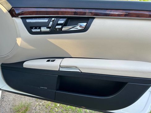 Used 2009 Mercedes-Benz S 550 4MATIC image 16