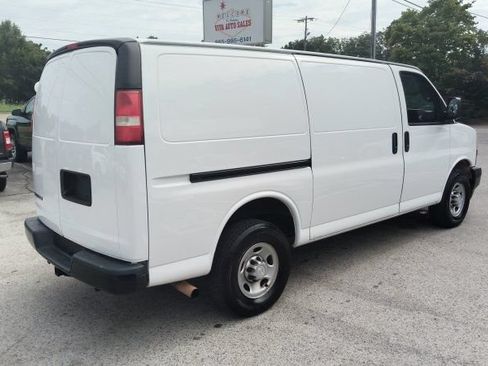 Used 2018 Chevrolet Express 2500 w/ Driver Convenience Package RWD image 5