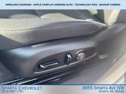 Used 2017 Chevrolet Malibu LT FWD image 12
