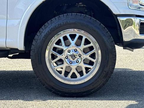 Certified 2019 Ford F150 Lariat image 31