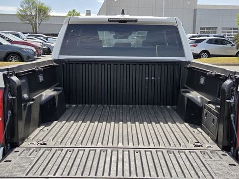 Used 2024 Toyota Tacoma TRD Sport AWD/4WD image 9