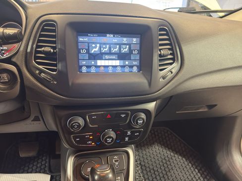 Used 2021 Jeep Compass Latitude w/ Convenience Group AWD/4WD image 19
