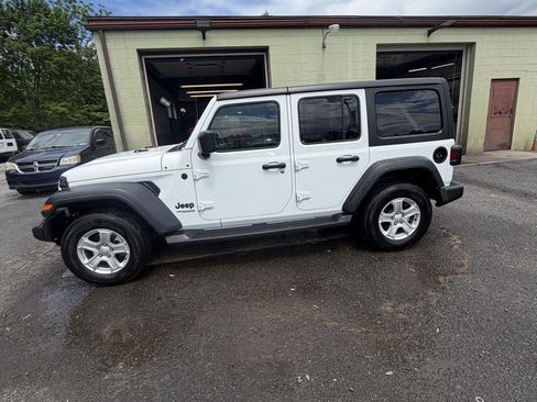Used 2022 Jeep Wrangler Unlimited Sport AWD/4WD image 4