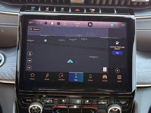 Used 2023 Jeep Grand Cherokee Overland w/ Luxury Tech Group IV image 15