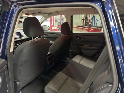 Used 2025 Nissan Rogue SV image 13