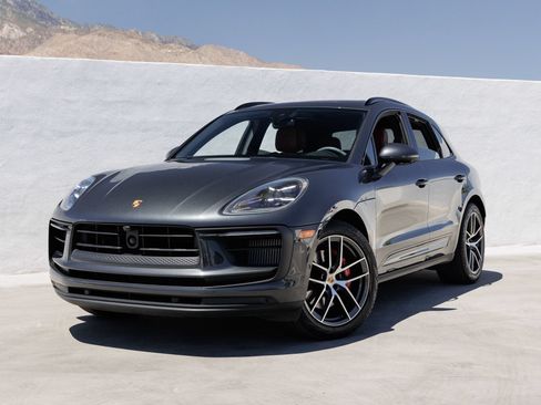 Certified 2023 Porsche Macan S AWD/4WD image 1